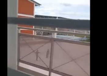 Menor de edad apuñala a cuatro personas en secundaria de Querétaro