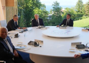 G7 libera 100 millones de barriles de petróleo para contener crisis energética