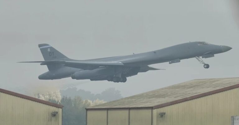 Pentágono retira bombarderos de base británica tras alerta terrorista