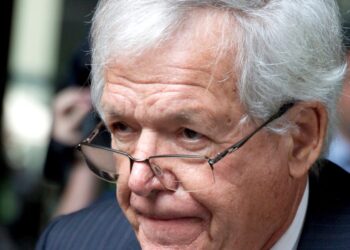 Dennis Hastert fallece a los 84 años tras un legado marcado por el poder político y condena por abuso