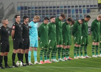 Heimir Hallgrímsson exige a UEFA aislar a Irlanda e Israel