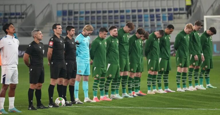 Heimir Hallgrímsson exige a UEFA aislar a Irlanda e Israel