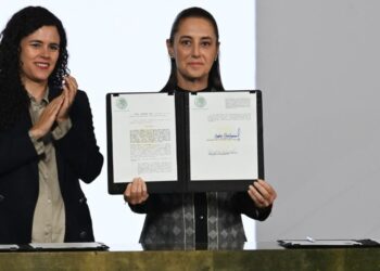 Claudia Sheinbaum promulga decreto que exige exclusividad nacional para aspirantes presidenciales