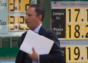 Peso mexicano registra depreciación y toca máximo anual tras reporte inflacionario