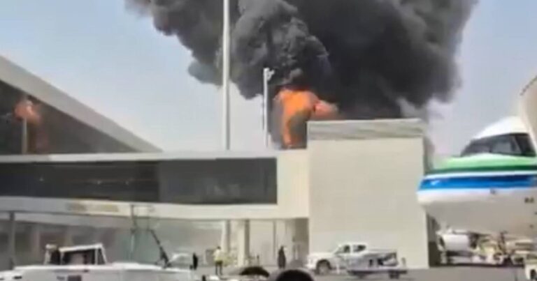 Misil en aeropuerto de Riad deja 12 muertos y escala conflicto regional
