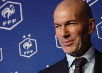 Zinedine Zidane asume rol de contrapeso republicano frente a la extrema derecha en Francia