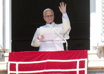 Papa León XIV anuncia cirugía pulmonar tras detectar nódulo