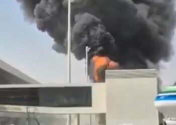 Aeropuerto de Riad sufre nuevo impacto y agudiza fractura regional 2 Aeropuerto de Riad sufre nuevo impacto y agudiza fractura regional