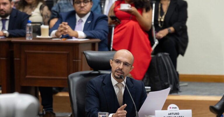 Arturo Castillo advierte riesgo de ilegitimidad en comicios de 2027