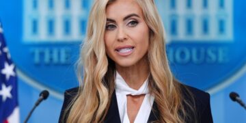 Trump exige la renuncia de Kimberly Guilfoyle como embajadora en Grecia