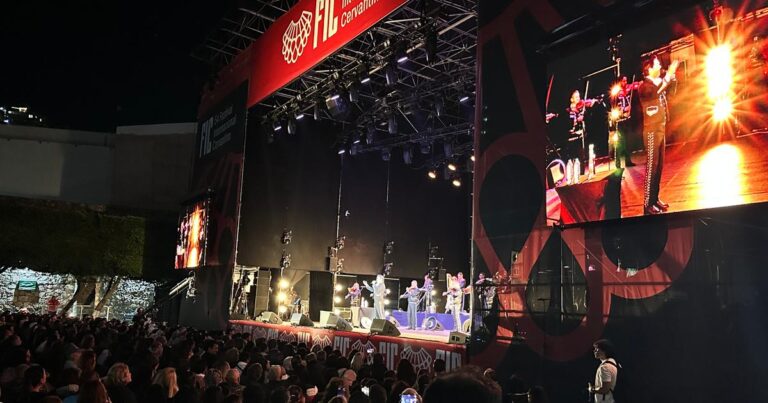 Arturo Chacón y Mariachi Gama Mil honran a José Alfredo Jiménez en el Cervantino