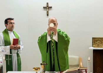 León XIV celebra misa en el hospital Gemelli tras extirpación de cáncer de pulmón