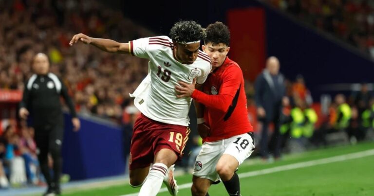 FIFA sanciona a España con multa por cánticos en Barcelona