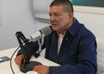 César Jáuregui enfrenta orden de captura federal tras evasión de prisión preventiva local