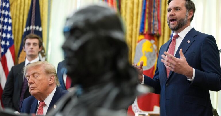 Donald Trump evita avalar a JD Vance para 2028 y prioriza las midterms