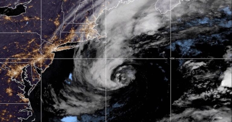 Tormenta Josephine golpea Estados Unidos mientras Vance amenaza con huracán