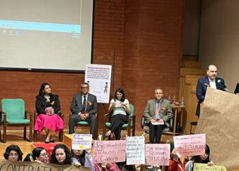 Estudiantes del ENCRYM protestan ante titular del INAH por carencias