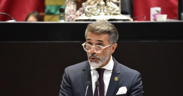 Sergio Mayer acumula dos licencias legislativas y confirma su retorno a los realities televisivos