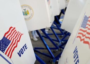 Juez exige al gobierno de Trump identificar estados notificados por padrones