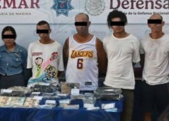Detienen a 5 cubanos en la SM 63; les aseguran drogas y un arma 2 Detienen a 5 cubanos en la SM 63; les aseguran drogas y un arma