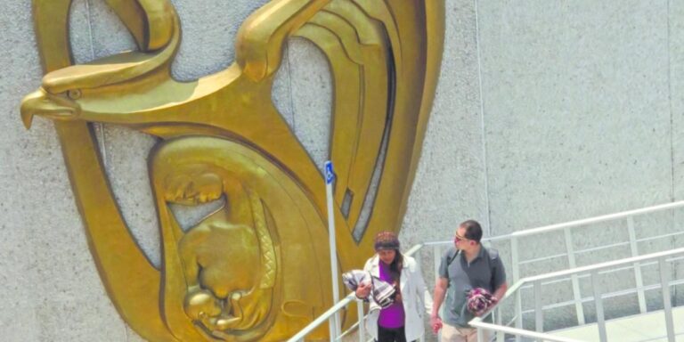 Claudia Sheinbaum exige al IMSS revisar oferta salarial tras rechazo gremial