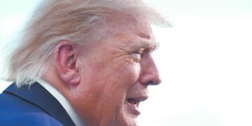 Donald Trump ratifica cooperación de inteligencia con Ucrania y elude críticas sobre diésel ruso