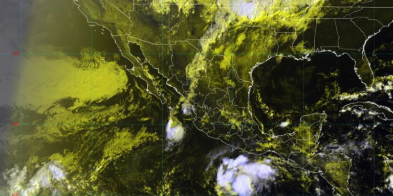 Huracán Simón activa alerta roja en costas de Jalisco