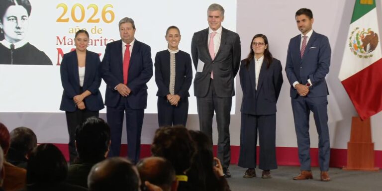 Gobierno y AMPIP ejecutan entrega de 20 parques industriales por 763 millones