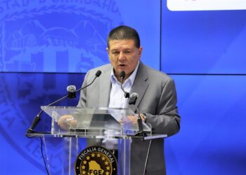 Detienen a exfiscal de Chihuahua por presunto ejercicio ilegal del servicio público 2 Detienen a exfiscal de Chihuahua por presunto ejercicio ilegal del servicio público