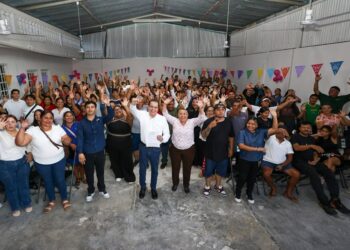 Se registra Arturo Castro para buscar coordinación municipal de Morena en Playa del Carmen