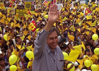 | ALTAVOZ | Cuando Cuauhtémoc Cárdenas llenó la Explanada de la Bandera