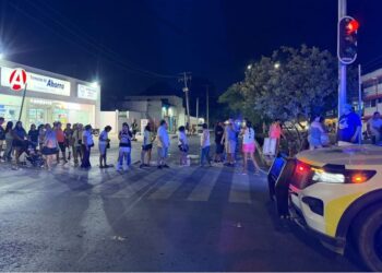 POR FALTA DE AGUA: Bloquean avenidas Kabah y 20 de Noviembre de Cancún