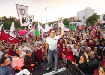 Estefanía Mercado reúne a miles de simpatizantes y llama a la unidad de Morena y aliados en PDC