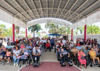 Entregan apoyos por 4.6 mdp a personas con discapacidad 1 Entregan apoyos por 4.6 mdp a personas con discapacidad
