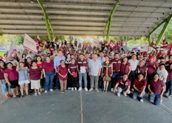 LLAMA A LA UNIDAD: “Rafa” Marín encabeza asamblea informativa en fraccionamiento Barrio Maya