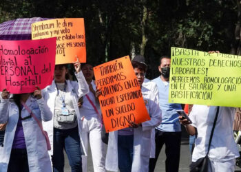 PROTESTA NACIONAL: Trabajadores del IMSS exigen aumento salarial y destitución de líder sindical