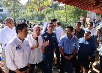 CRISIS DEL SARGAZO: PAN acusa abandono de pescadores en Playa del Carmen