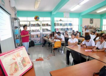 Promueven la prevención del cáncer de mama en Isla Mujeres