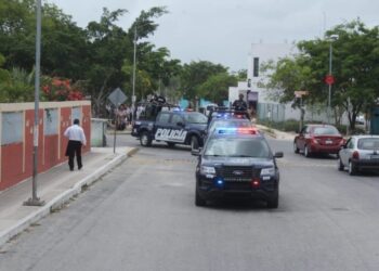 Despliegue policial para prevenir extorsiones en Puerto Aventuras