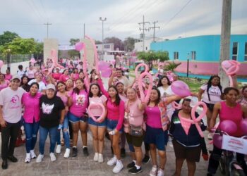 RODADA ROSA: Promueven prevención del cáncer de mama en Isla Mujeres
