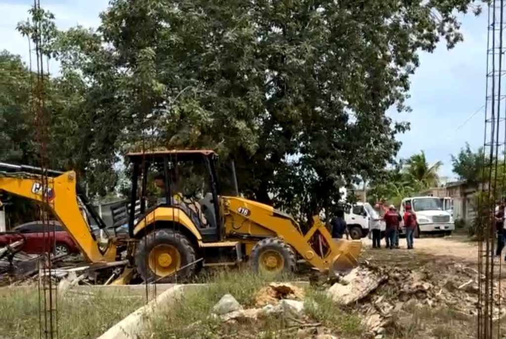 DESALOJAN ASENTAMIENTO: Derriban estructuras irregulares entre las Regiones 222 y 248 3 WhatsApp Image 2026 10 02 at 2.32.26 PM 1