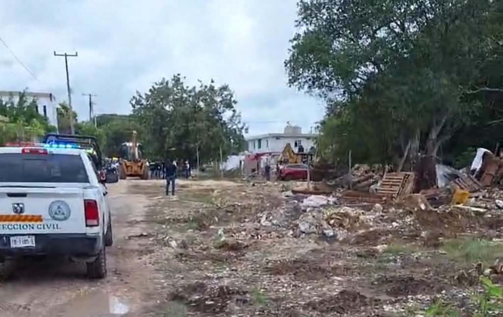 DESALOJAN ASENTAMIENTO: Derriban estructuras irregulares entre las Regiones 222 y 248 2 WhatsApp Image 2026 10 02 at 2.32.26 PM 2