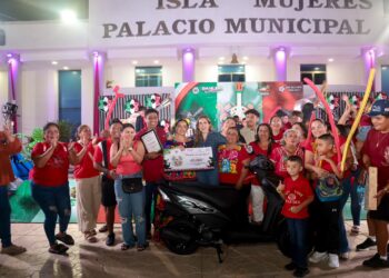TALENTO ISLEÑO: Tanit de María gana “Cántale a México con el Corazón” en Isla Mujeres