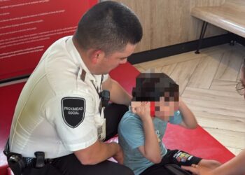 SANO Y SALVO: Localizan en Cancún a niño de 8 años que estaba extraviado