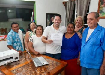 Se registra Renán Sánchez por coordinación municipal de Morena en Cozumel