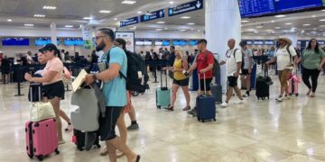 DNR: Sectur justifica aumento a turistas extranjeros; recursos irán a Migración y Sedena