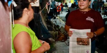 Suemi González realiza brigadeo en Isla Mujeres