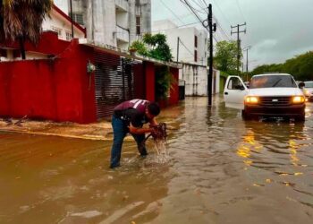 Donceles tarda hasta ocho horas en desalojar el agua en Cancún 2 Donceles tarda hasta ocho horas en desalojar el agua en Cancún