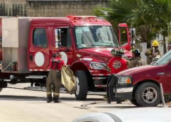 EMERGENCIA EN CANCÚN: Incendio en vivienda de la Región 254 deja una persona lesionada