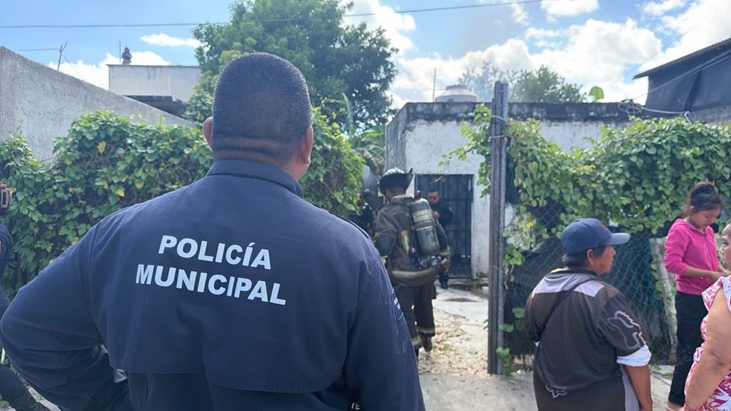 POR UNA VELADORA: Se incendia vivienda en la R-228 1 WhatsApp Image 2026 10 28 at 12.36.29 PM 2